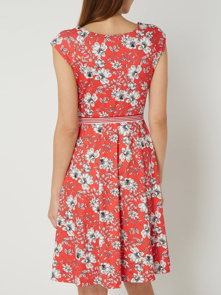 Taifun Kleid Mit Floralem Muster In Rot Online Kaufen