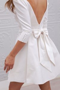 Weißes Kurzes Kleid …  Kleider En 2020  Vestidos De