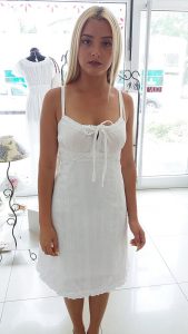 Weisses Sommerkleid Aus Baumwolle