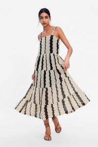Zara  Γυναικεια  Φορεμα Με Σχεδιο Υφανσησ Και Ριγεσ