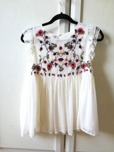 Zara Weißes Kleid Mit Blumenstickerei