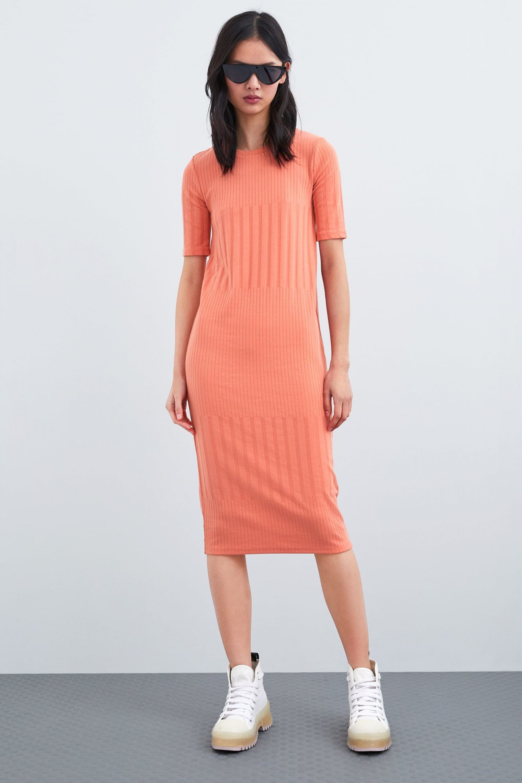 Zara  Woman  Textured Dress  Kleider Zara Mode