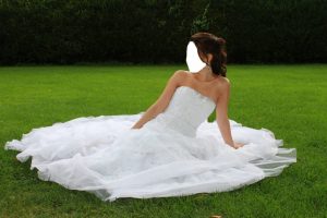 Zoro Hochzeitskleid Weiss Inkl Schleier  Brautkleid